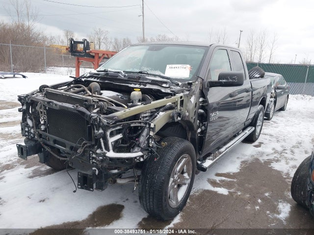 RAM 1500 Express Quad Cab 4x4 6'4 Box 2017 1C6RR7FT7HS612940 Image 2
