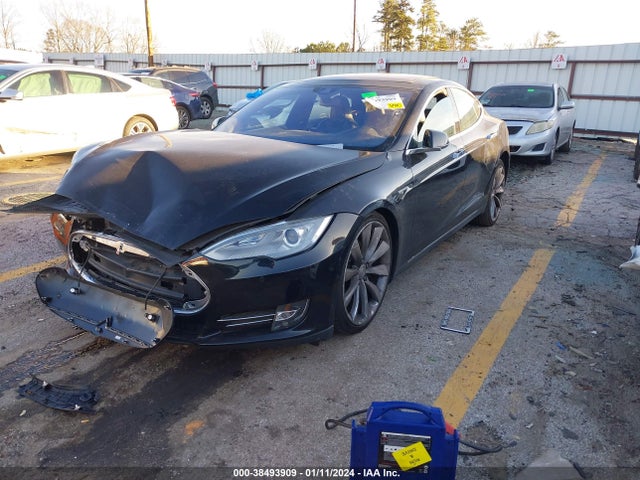 Tesla Model S 60/70/85 2015 5YJSA1E11FF120302 Image 2