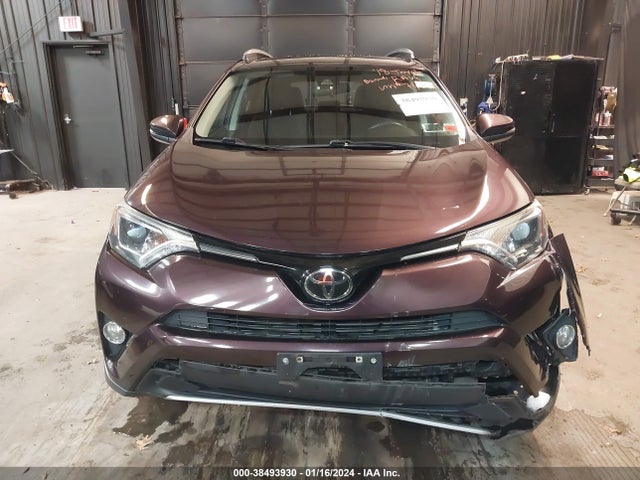 2018 TOYOTA RAV4 XLE VIN: 2T3RFREV6JW743497