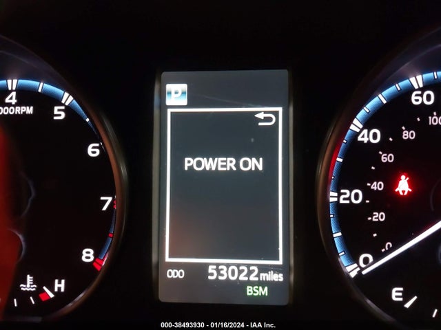 2018 TOYOTA RAV4 XLE VIN: 2T3RFREV6JW743497