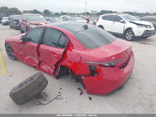 ZARFAMBNXR7677820 Alfa Romeo Giulia Veloce Rwd