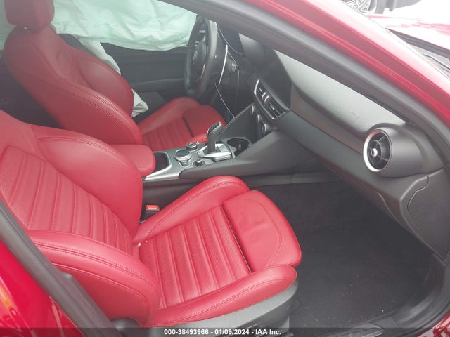 ZARFAMBNXR7677820 Alfa Romeo Giulia Veloce Rwd