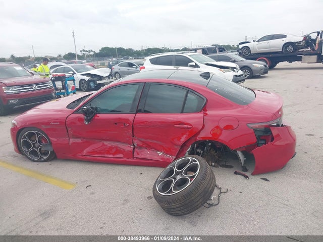ZARFAMBNXR7677820 Alfa Romeo Giulia Veloce Rwd