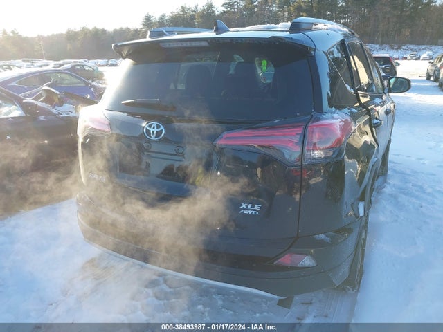 Toyota Rav4 Xle 2018 2T3RFREV3JW828331 Image 16
