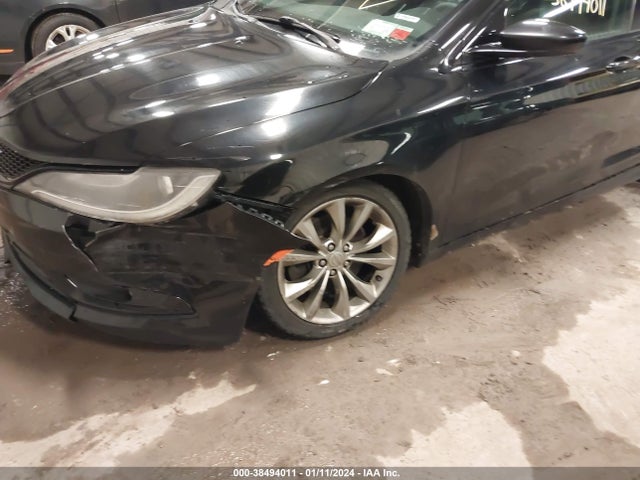 1C3CCCDG3FN627921 Chrysler 200 S