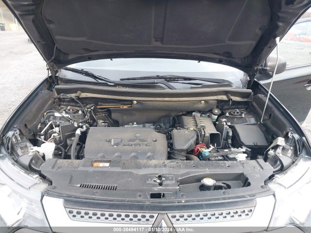 JA4AZ3A32KZ004547 Mitsubishi Outlander Es