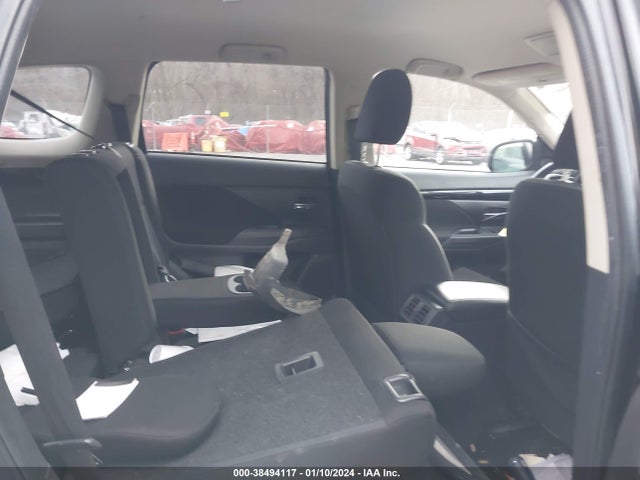 JA4AZ3A32KZ004547 Mitsubishi Outlander Es