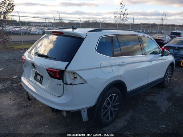 2018 VOLKSWAGEN TIGUAN 3VV3B7AXXJM003645 Photo 3
