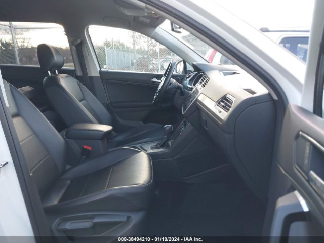 2018 VOLKSWAGEN TIGUAN 3VV3B7AXXJM003645 Photo 4