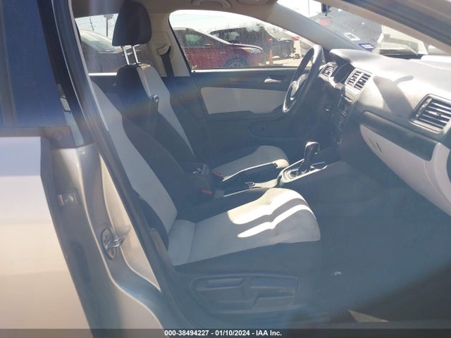 3VW2K7AJ0FM285725 Volkswagen Jetta 2.0l S