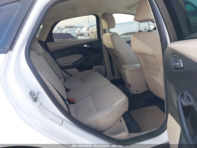 2016 FORD FOCUS SE VIN: 1FADP3K25GL271972