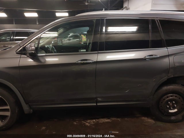 Honda Pilot Touring 2018 5FNYF6H99JB033556 Image 15