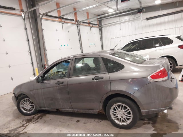 2010 FORD FOCUS SE VIN: 1FAHP3FN6AW121252