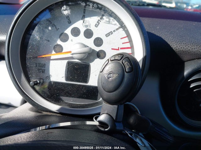 2010 MINI COOPER CLUBMAN WMWML3C55ATX38634 Photo 10