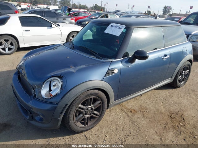 2011 MINI COOPER WMWSU3C53BT182152 Photo 1