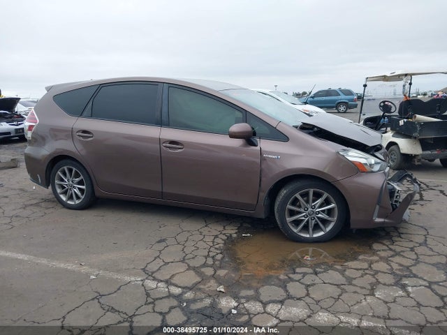 Продаж на аукціоні авто 2015 Toyota Prius V Five, vin: JTDZN3EU1FJ019424, номер лоту: 38495725