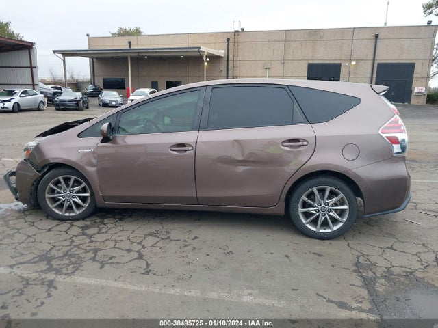 Продаж на аукціоні авто 2015 Toyota Prius V Five, vin: JTDZN3EU1FJ019424, номер лоту: 38495725