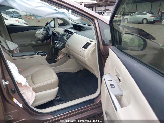 Продаж на аукціоні авто 2015 Toyota Prius V Five, vin: JTDZN3EU1FJ019424, номер лоту: 38495725