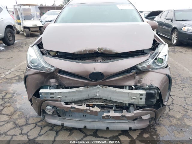 Продаж на аукціоні авто 2015 Toyota Prius V Five, vin: JTDZN3EU1FJ019424, номер лоту: 38495725