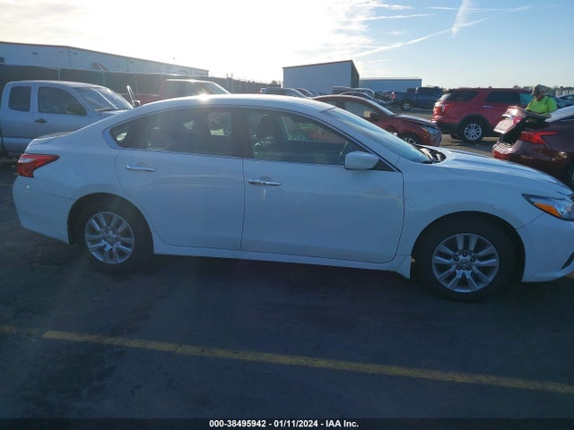 Продаж на аукціоні авто 2017 Nissan Altima 2.5 S, vin: 1N4AL3AP3HC277685, номер лоту: 38495942