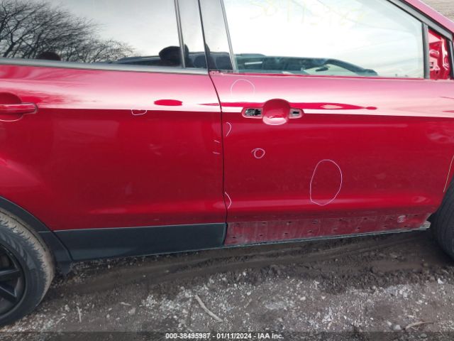 1FMCU9GDXJUC58885 Ford ESCAPE SE