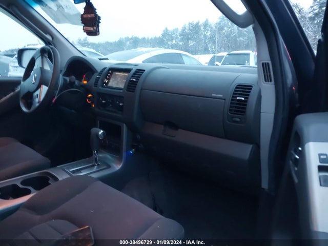 2005 NISSAN PATHFINDER SE VIN: 5N1AR18W65C748536