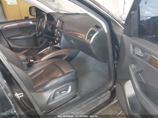 Audi Q5 2.0t Premium 2017 WA1C2AFP6HA082284 Image 5