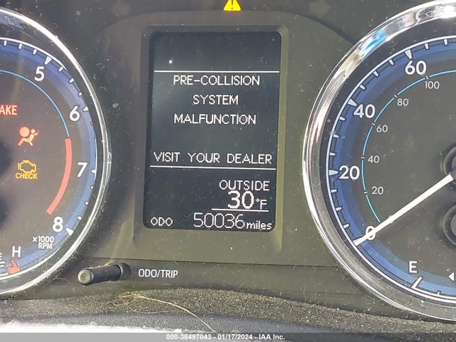 Toyota COROLLA LE 2018 2T1BURHE1JC968780 Image 16