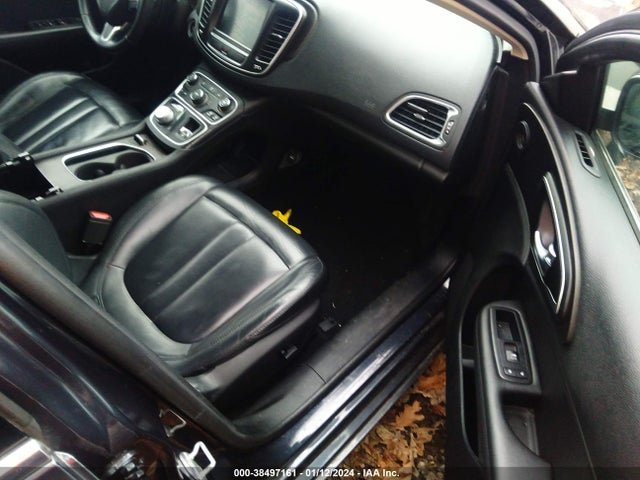 Chrysler 200 Limited Platinum 2017 1C3CCCAB2HN507796 Image 5