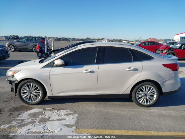 1FADP3J28GL395171 Ford Focus Titanium