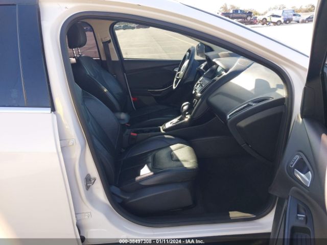 1FADP3J28GL395171 Ford Focus Titanium