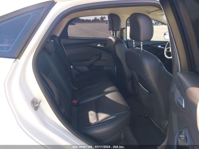 1FADP3J28GL395171 Ford Focus Titanium