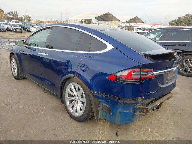 5YJXCAE26JF139915 Tesla Model X 100d/75d/p100d