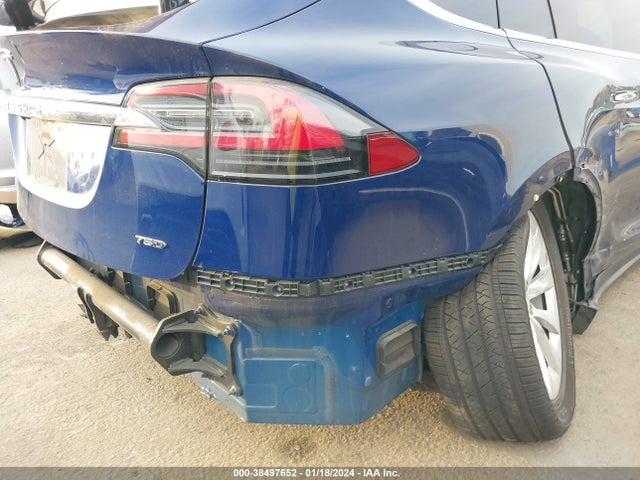 5YJXCAE26JF139915 Tesla Model X 100d/75d/p100d