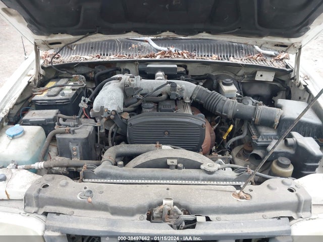 2000 KIA SPORTAGE VIN: KNDJB6237Y5684018