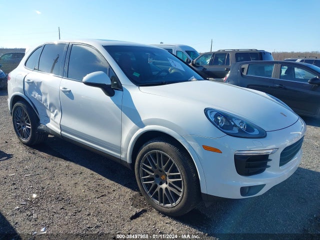 2017 PORSCHE CAYENNE WP1AA2A2XHKA87160 Photo 0
