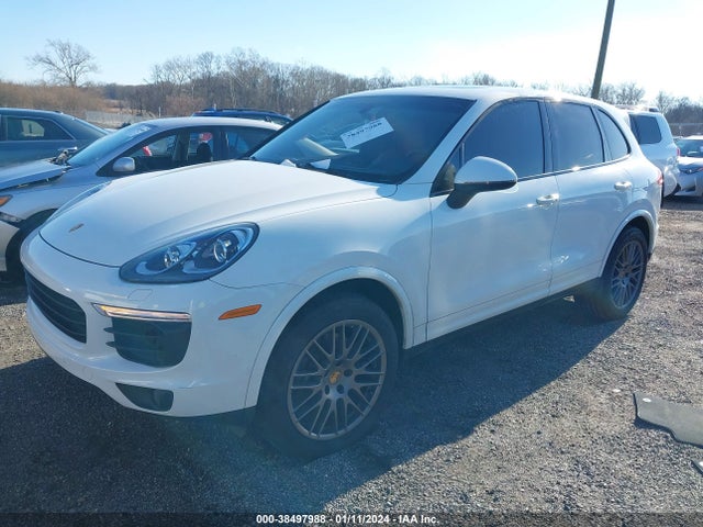 2017 PORSCHE CAYENNE WP1AA2A2XHKA87160 Photo 1