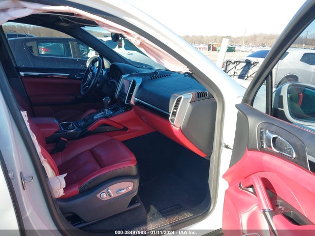 2017 PORSCHE CAYENNE WP1AA2A2XHKA87160 Photo 4