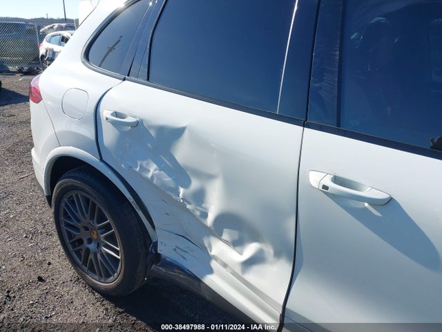 2017 PORSCHE CAYENNE WP1AA2A2XHKA87160 Photo 5