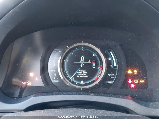 Lexus IS 300 2019 JTHC81D28K5038703 Image 7