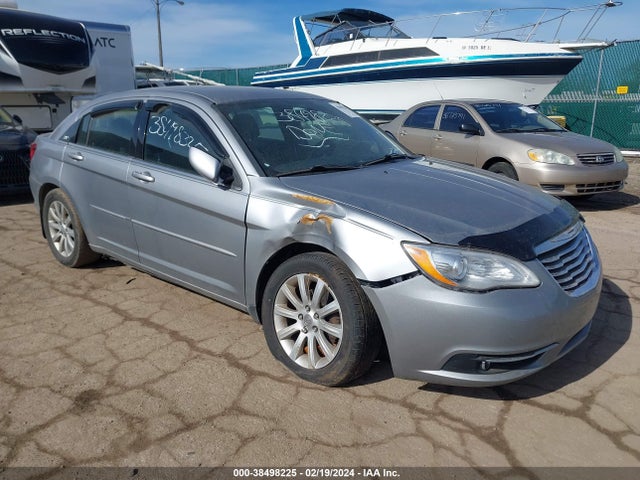 38498225 :رقم المزاد ، 1C3CCBBB4DN668346 vin ، 2013 Chrysler 200 Touring مزاد بيع