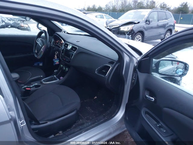 38498225 :رقم المزاد ، 1C3CCBBB4DN668346 vin ، 2013 Chrysler 200 Touring مزاد بيع