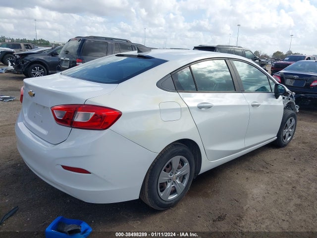 Chevrolet Cruze Ls Auto 2017 1G1BC5SMXH7273987 Image 4