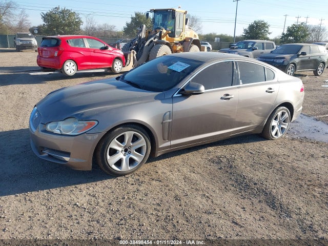2010 JAGUAR XF SAJWA0FA9AHR55374 Photo 1