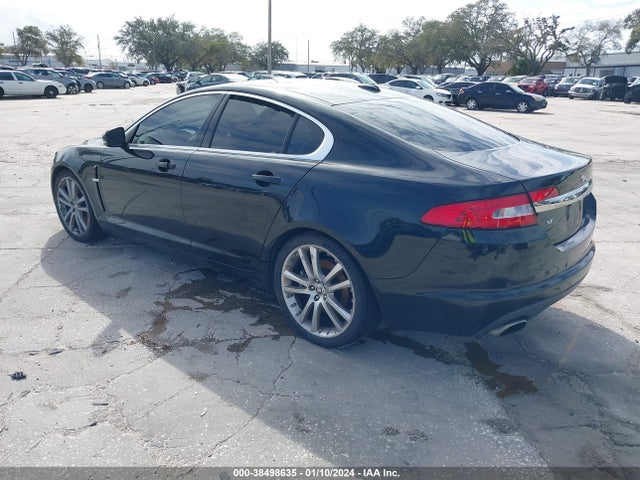 2011 JAGUAR XF SAJWA0GB4BLS11526 Photo 2