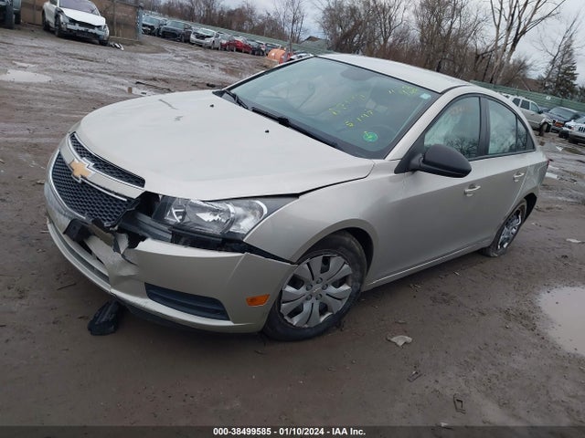 Chevrolet Cruze Ls Auto 2014 1G1PA5SH8E7295447 Image 2