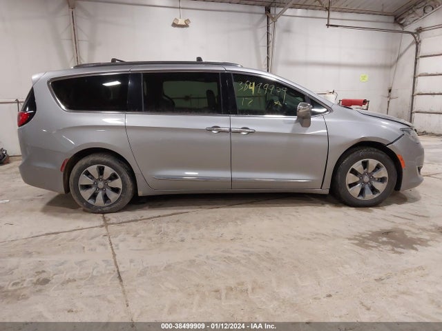 Chrysler Pacifica Hybrid Platinum 2017 2C4RC1N72HR745554 Image 13