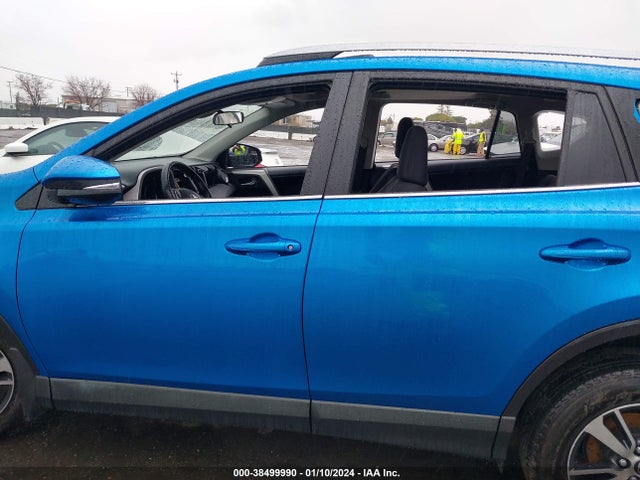Toyota Rav4 Xle 2018 JTMWFREV2JJ729209 Image 13