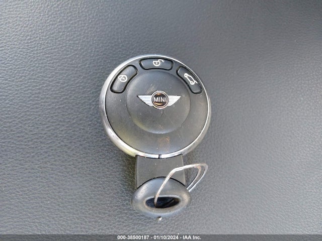 2011 MINI COOPER WMWSU3C55BT252573 Photo 10