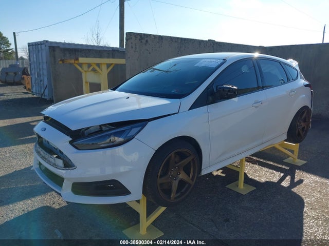 Ford FOCUS ST 2017 1FADP3L97HL338567 Image 2